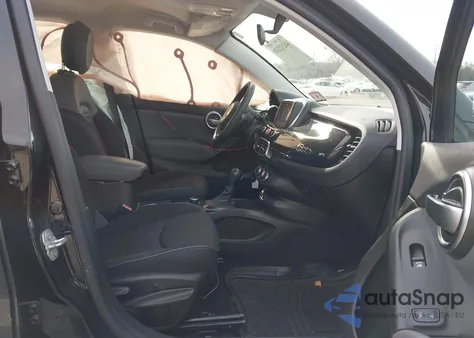 2017 Fiat 500X Pop Awd z USA, uszkodzony, nr VIN ZFBCFYAB1HP533359